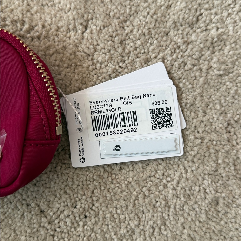 Lululemon everywhere Nano belt bag berry rumble NWT - Picture 2 of 5